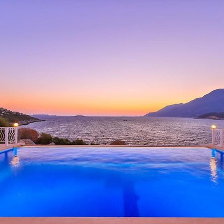 La Kumsal Denize Sifir Ve Ozel Havuzlu Dubleks Suit Kaş Eksteriør bilde