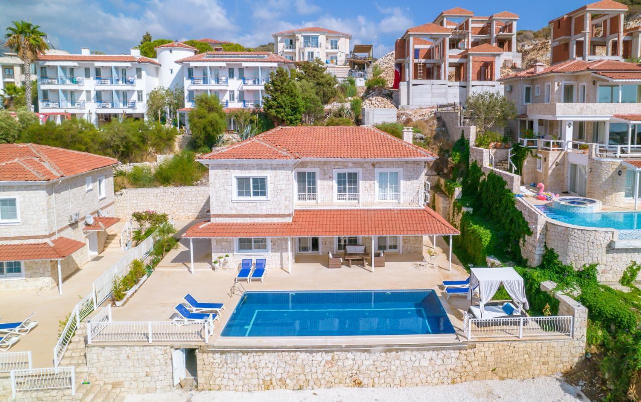 La Kumsal Denize Sifir Ve Ozel Havuzlu Dubleks Suit Kaş Rom bilde