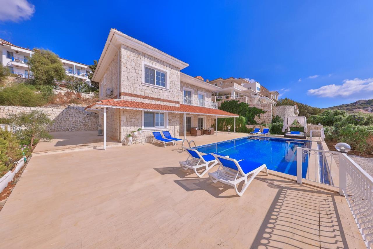 La Kumsal Denize Sifir Ve Ozel Havuzlu Dubleks Suit Kaş Rom bilde