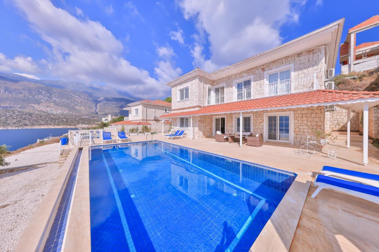 La Kumsal Denize Sifir Ve Ozel Havuzlu Dubleks Suit Kaş Rom bilde